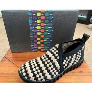 Bernie Mev Amie‎ Black Blush Textured Knit Slip On Sneakers EU 37 US 6.0 NWB